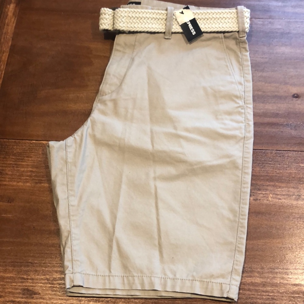 EXPRESS flat front khaki shorts with braided belt. Classic fit. Size 33. NWT!